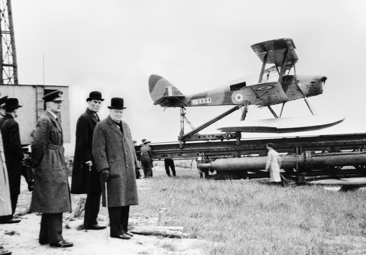 Fairey Queen y Winston Churchill